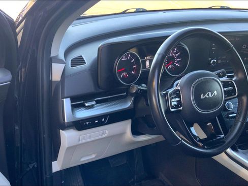 Used 2024 Kia Carnival LX image 15