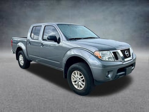 Used 2020 Nissan Frontier SV RWD image 3