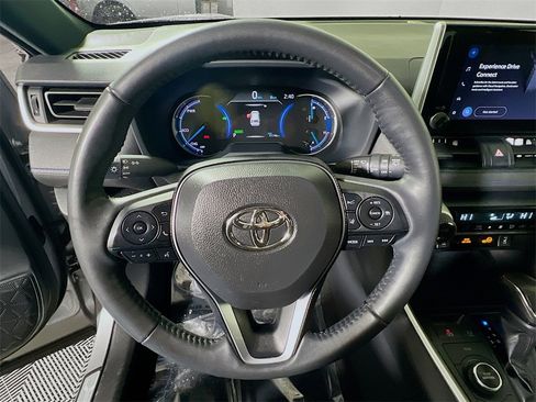 Certified 2025 Toyota RAV4 SE w/ Convenience Package image 11