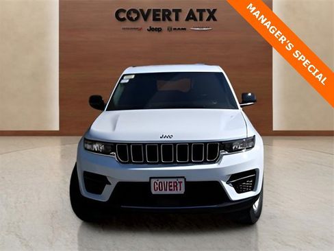 New 2025 Jeep Grand Cherokee Laredo w/ Trailer Tow Package image 8