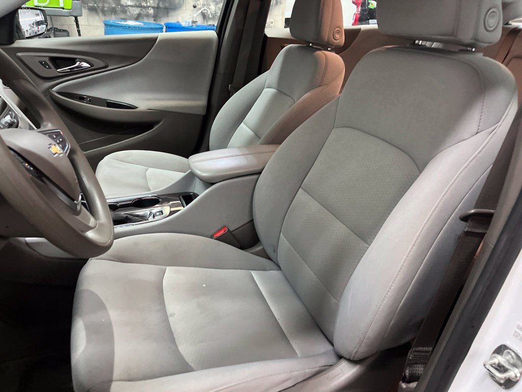 Used 2025 Chevrolet Malibu LT FWD image 13