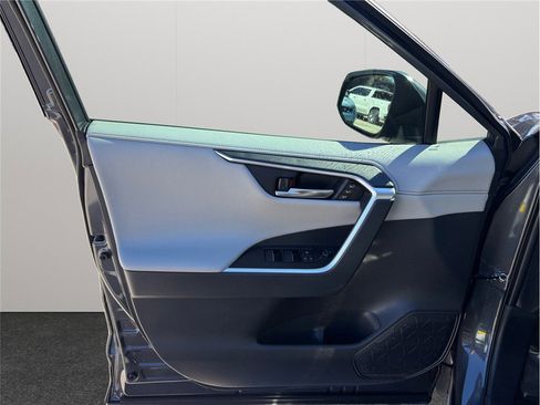 Used 2024 Toyota RAV4 Limited image 22