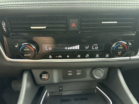 Used 2026 Nissan Rogue SL AWD/4WD image 18