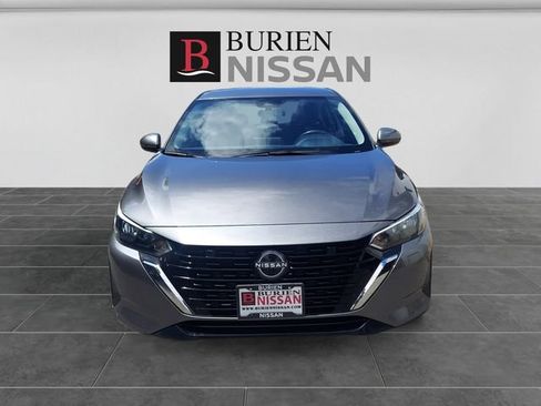 Used 2024 Nissan Sentra SV FWD image 8