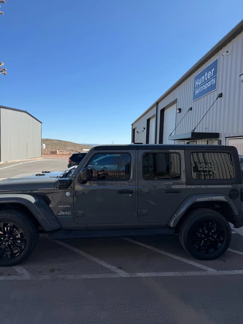 Used 2023 Jeep Wrangler Unlimited Sahara w/ Cold Weather Group AWD/4WD image 2
