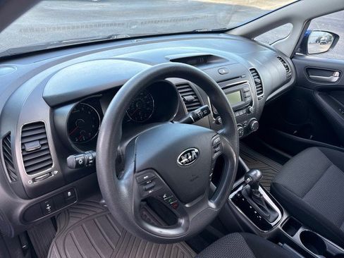 Used 2017 Kia Forte LX image 17