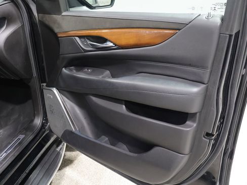 Used 2018 Cadillac Escalade ESV Premium Luxury AWD/4WD image 29