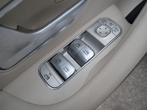 Used 2023 Mercedes-Benz GLE 350 4MATIC image 19