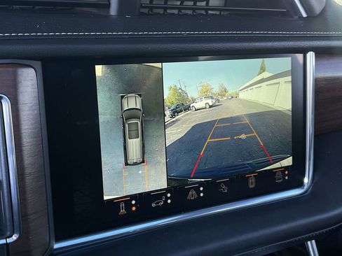 Used 2023 GMC Yukon XL Denali Ultimate image 15