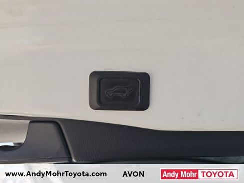 Used 2019 Toyota RAV4 XLE Premium image 30