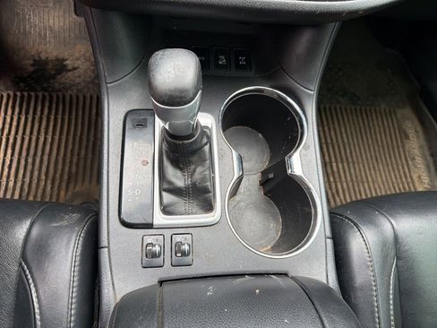 Used 2017 Toyota Highlander SE image 14