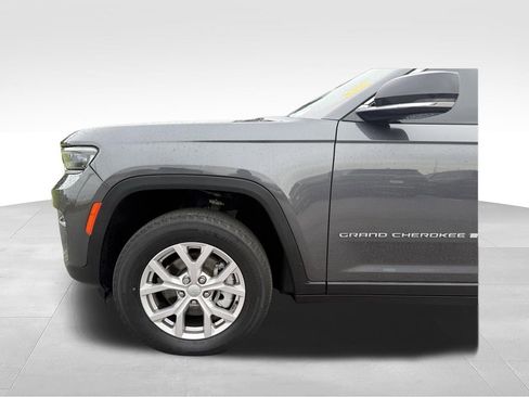 Used 2022 Jeep Grand Cherokee Limited RWD image 26