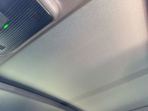 Certified 2026 Volkswagen Tiguan SE R-Line FWD image 17