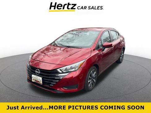 Used 2025 Nissan Versa SV image 1