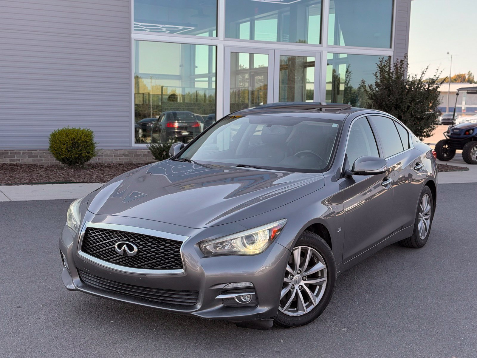 Used 2014 INFINITI Q50 Premium w/ Navigation Package AWD/4WD image 6