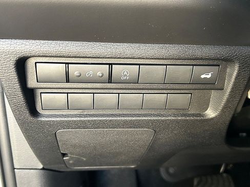 New 2026 Mitsubishi Outlander SE image 31