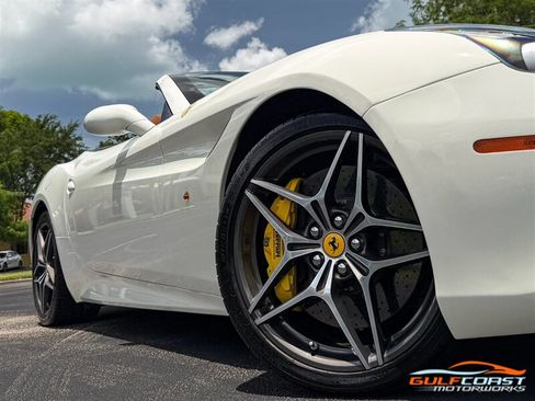 Used 2017 Ferrari California T RWD image 71
