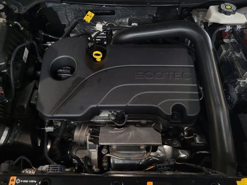 Used 2024 GMC Terrain SLE FWD image 30