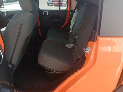 New 2025 Jeep Gladiator Sport image 13