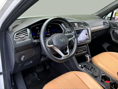 Used 2022 Volkswagen Tiguan SE AWD/4WD image 17