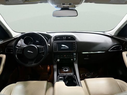 Used 2017 Jaguar F-PACE Prestige AWD/4WD image 15