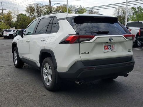 Used 2021 Toyota RAV4 XLE w/ Convenience Package AWD/4WD image 3