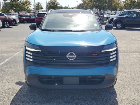 Certified 2025 Nissan Kicks SR FWD image 2