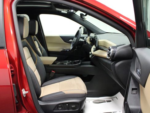 New 2025 Chevrolet Equinox ACTIV w/ Safety and Technology Package image 16