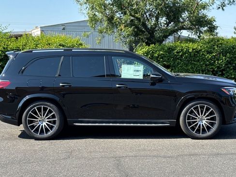 New 2026 Mercedes-Benz GLS 580 4MATIC image 2