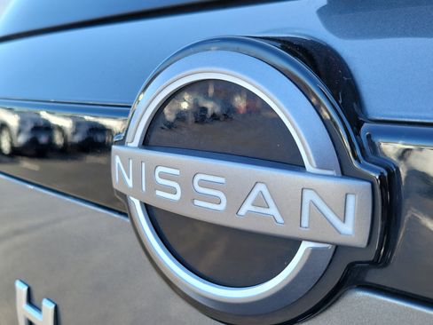 Used 2024 Nissan Pathfinder SV image 7