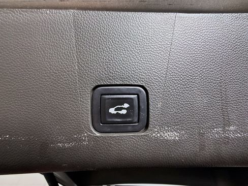 Used 2021 Chevrolet Traverse LT w/ LT Premium Package image 41