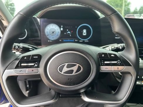 Used 2024 Hyundai Elantra SEL w/ Convenience Package FWD image 19