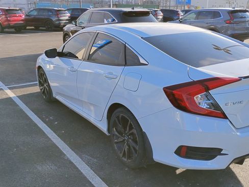 Used 2020 Honda Civic Sport image 3