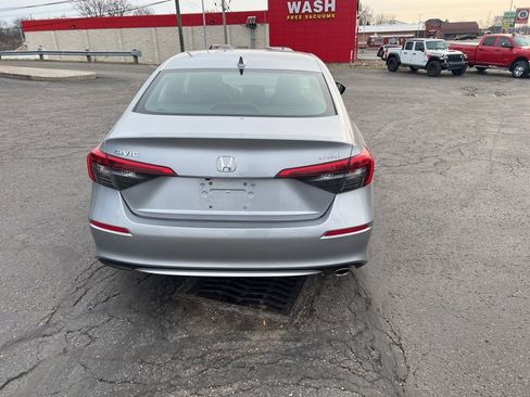 Used 2024 Honda Civic Sport image 4