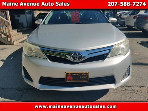 Used 2014 Toyota Camry LE FWD image 1