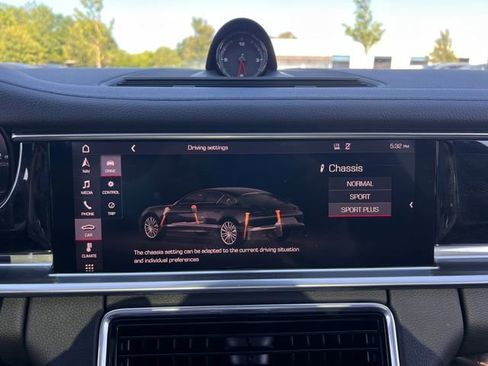 Used 2019 Porsche Panamera RWD image 26