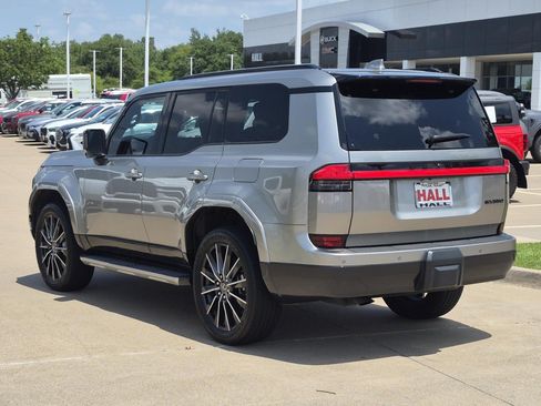 Used 2024 Lexus GX 550 w/ Accessory Package (31) AWD/4WD image 4