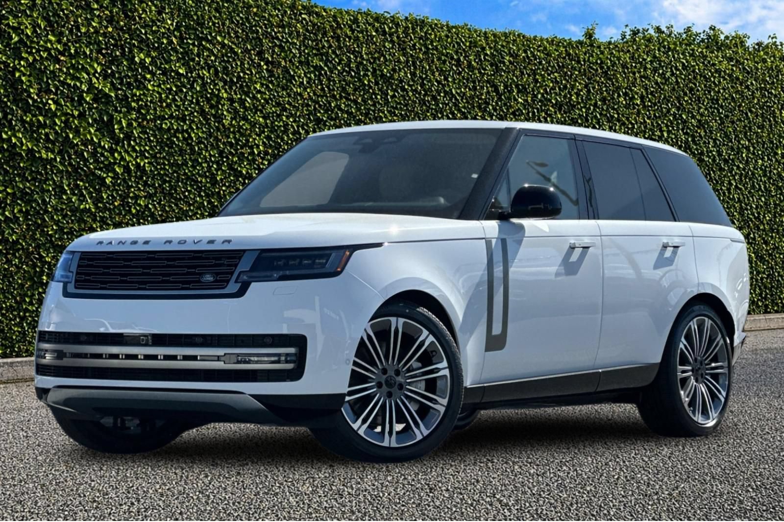 New 2026 Land Rover Range Rover SE AWD/4WD image 2
