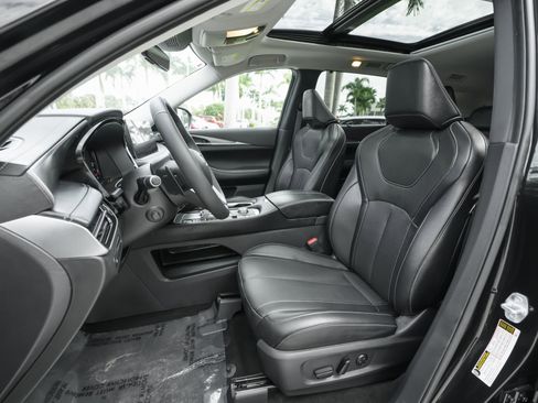 Used 2024 INFINITI QX60 Luxe image 7