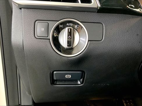 Used 2018 Mercedes-Benz GLE 350 4MATIC image 34