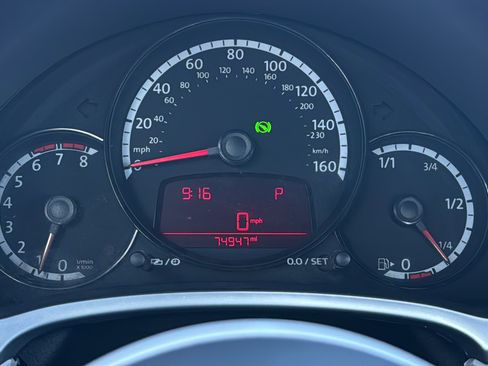 Used 2013 Volkswagen Beetle 2.5 image 14