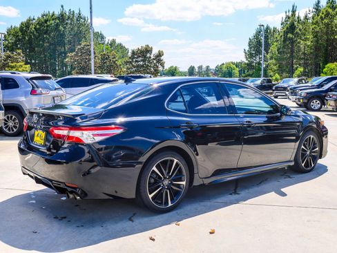 Used 2020 Toyota Camry XSE FWD image 7