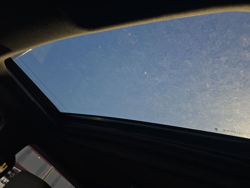 Used 2023 Chevrolet Silverado 1500 ZR2 w/ Technology Package image 34