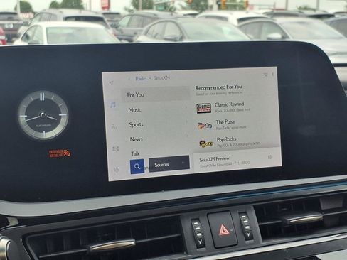 Used 2023 Lexus ES 350 w/ Accessory Package (Z2) image 17