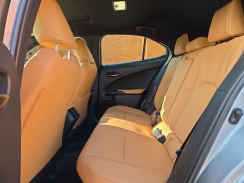 New 2026 Lexus UX 300h FWD image 13