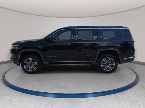 Used 2022 Jeep Wagoneer Series III w/ Flexible Seating Group AWD/4WD image 9