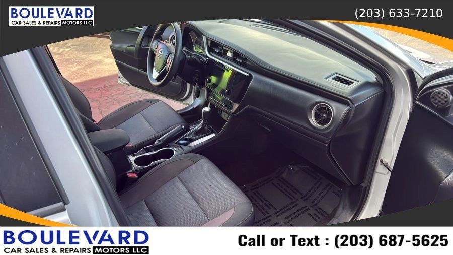 Used 2019 Toyota Corolla LE FWD image 35