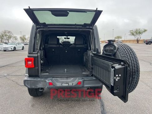 Used 2018 Jeep Wrangler Unlimited Sahara w/ Dual Top Group image 21