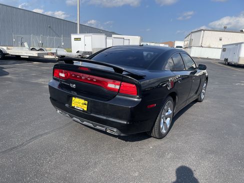 Used 2013 Dodge Charger SXT RWD image 8