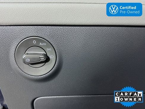 Certified 2024 Volkswagen Taos SE AWD/4WD image 10